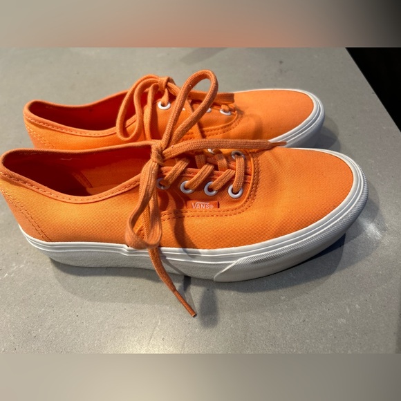 Vans off the Wall skate shoes women’s US 7.5, men’s 6 orange lace-up shoes, NWOT - Picture 5 of 12